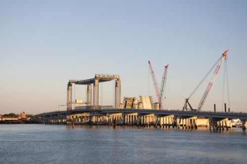 промышленные конструкции для строительстве моста длиной в 123 метра